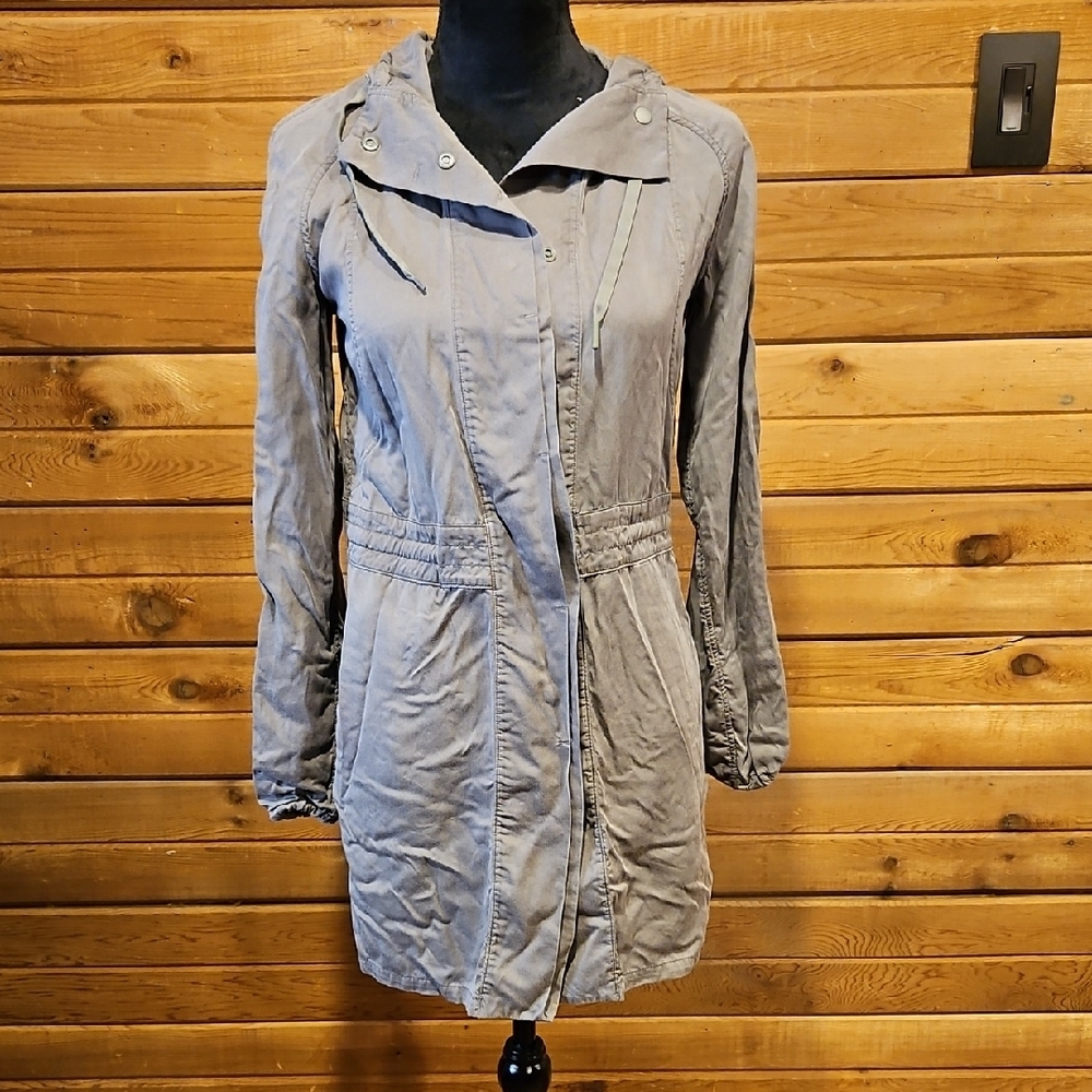 Lululemon City Stroll Jacket Lightweight Size 2 Sage Green